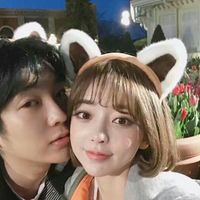 黑白帅哥动画头像向右看13