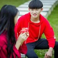 扣扣头像男生戴帽背影9