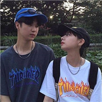 欧美侧右脸女生头像2