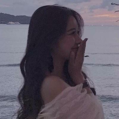 高清半脸女生头像10