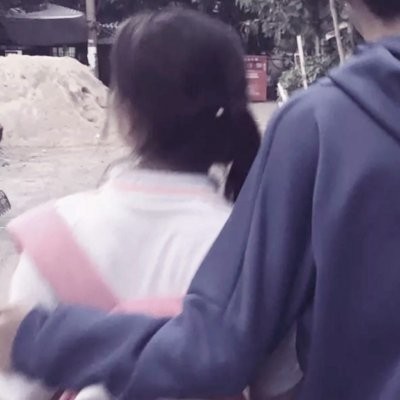 女生用花挡脸头像12