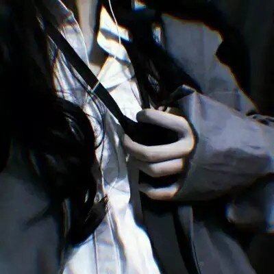 推荐12张微信的美女头像照片10