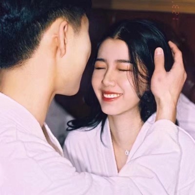 女生用花挡脸头像8