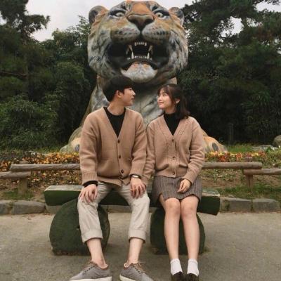 伤感图片女生流泪侧脸带字头像2