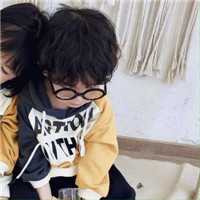 安静女生读书头像7