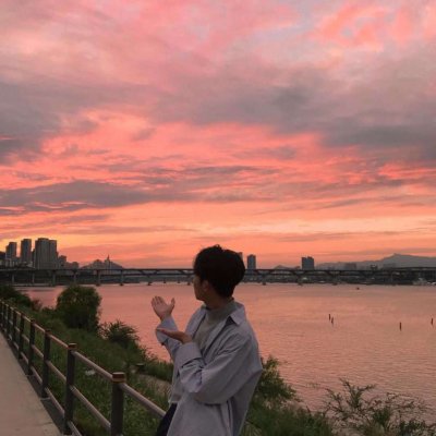男生头像你努力合群的样子1