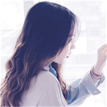 长发女生捂脸头像个性头像3
