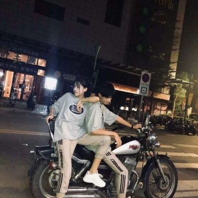 女生头像卡通穿学生装2