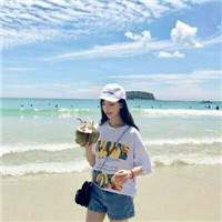 美女在海边奔跑头像2