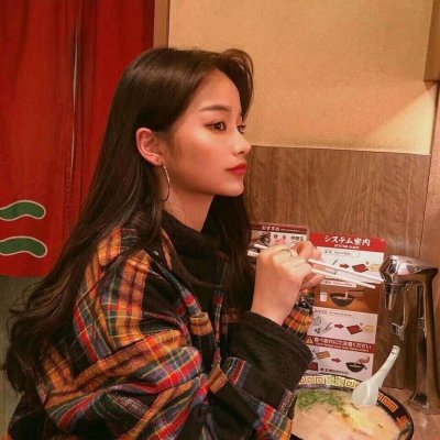 穿校服搞怪的女生头像背影12