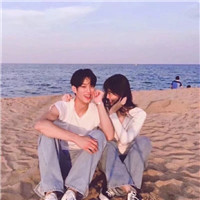 男生头像你努力合群的样子10
