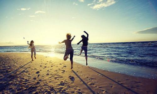 夏天拉窗帘能隔热吗 白色纱窗帘能挡夏天太阳吗