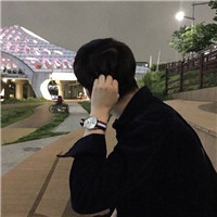 美女逛超市头像图片2