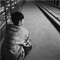 男生头像黑色衣服侧脸3